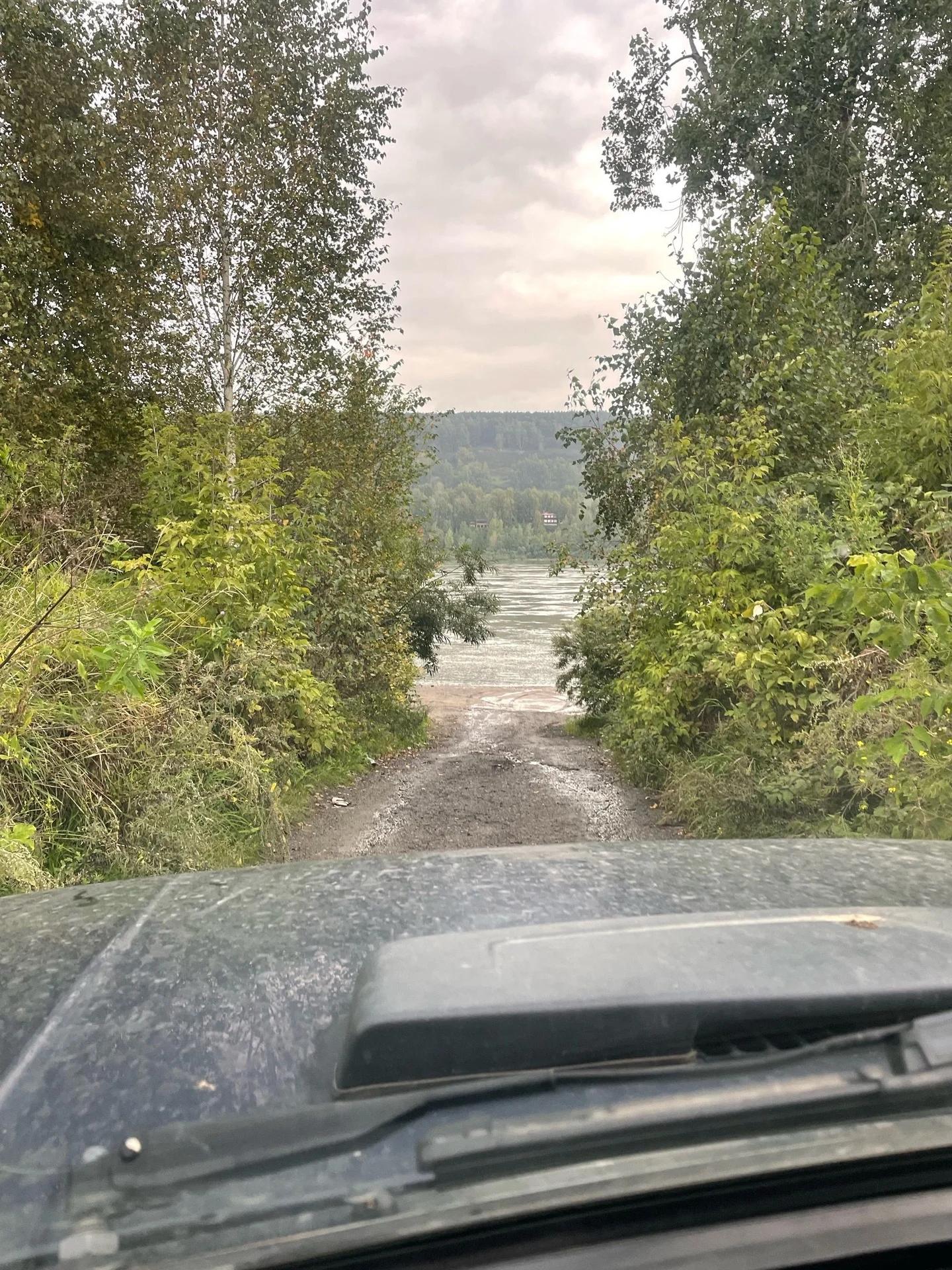Спуск для лодок на "городском пляже"
