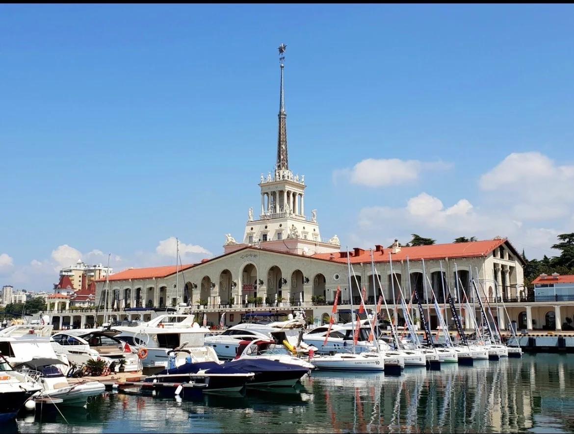 Чёрное море (Морской вокзал)